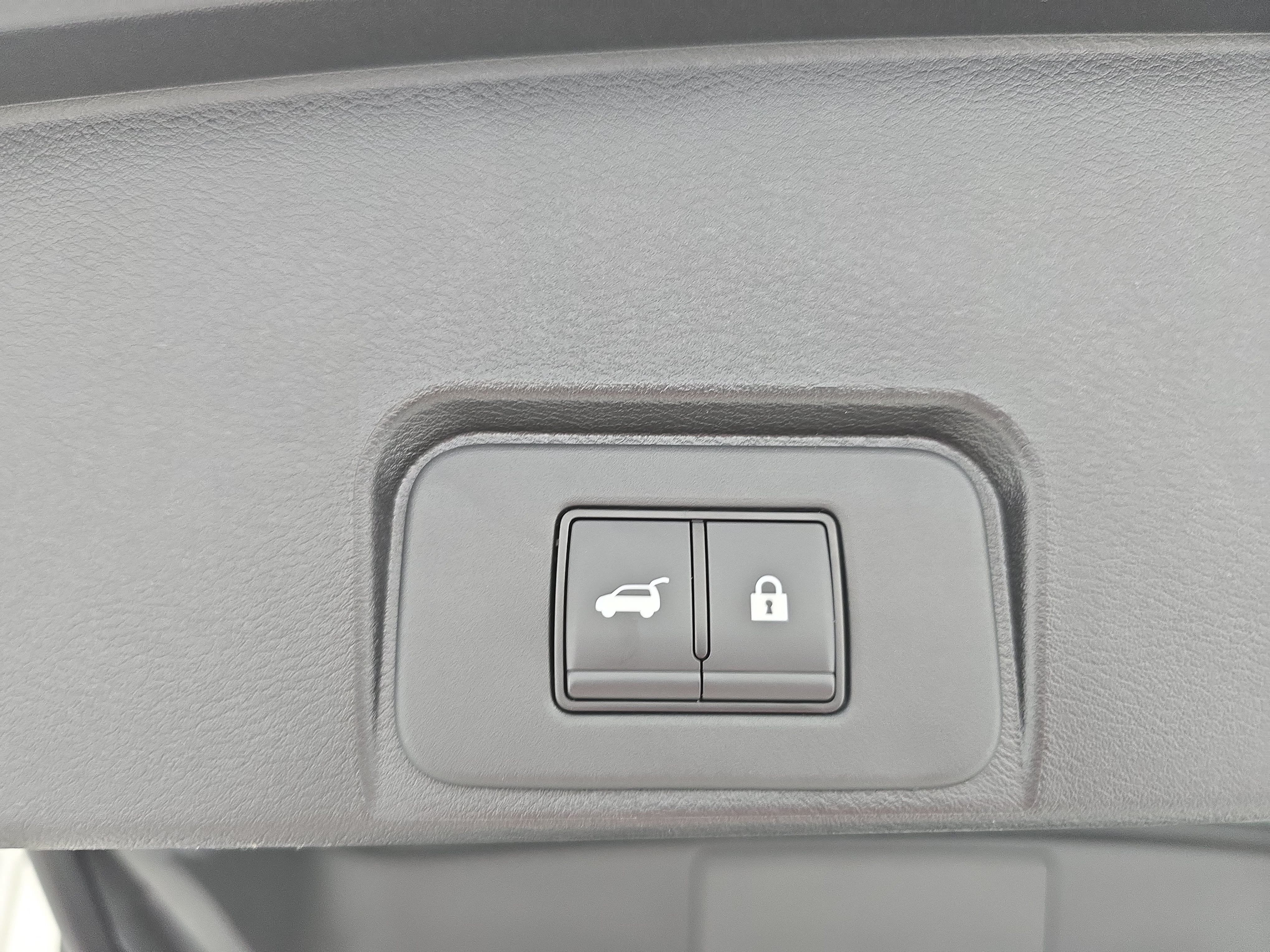 Certified 2026 Nissan Rogue SV FWD image 13