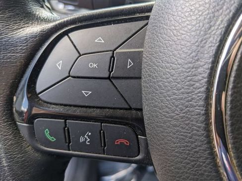 Used 2018 Jeep Renegade Altitude AWD/4WD image 19