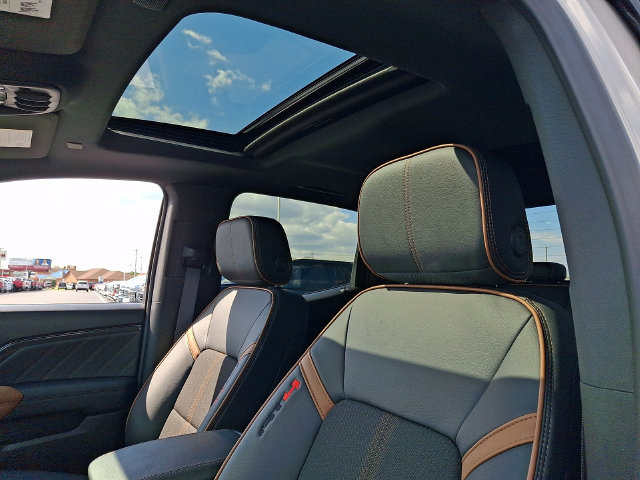 New 2026 GMC Canyon AT4 w/ Technology Plus Package AWD/4WD image 11