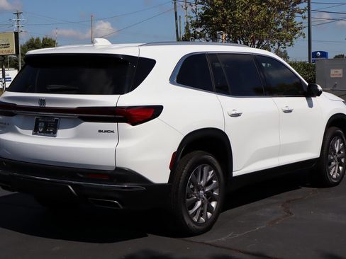 New 2025 Buick Enclave Preferred image 7