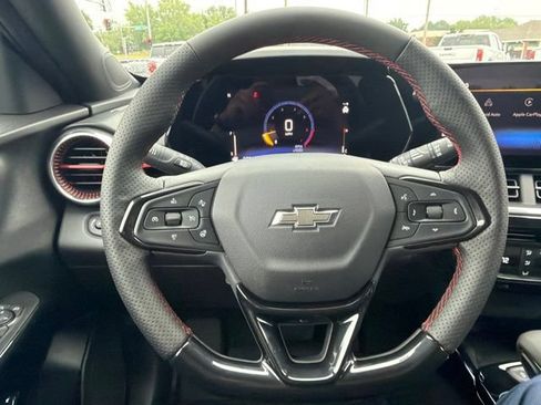 Used 2026 Chevrolet Trax RS w/ Sunroof Package FWD image 46