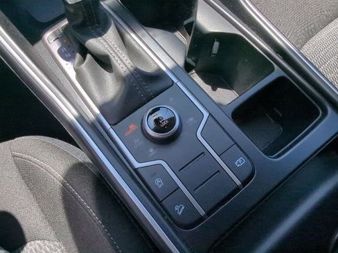 Used 2023 Kia Sorento LX AWD/4WD image 17