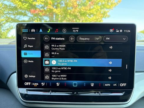 New 2025 Volkswagen ID.4 Pro S Plus AWD/4WD image 17