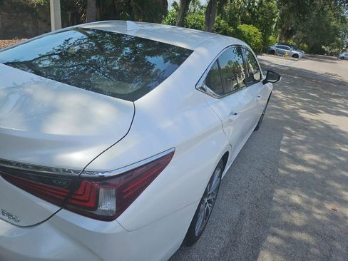Used 2019 Lexus ES 350 w/ Premium Package FWD image 7