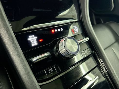 Used 2023 Jeep Grand Cherokee L Overland w/ Luxury Tech Group IV AWD/4WD image 18