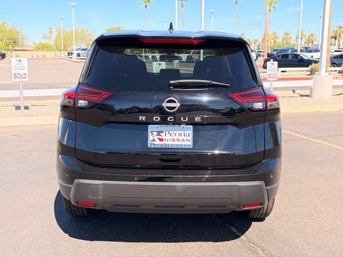 Certified 2025 Nissan Rogue SV FWD image 5