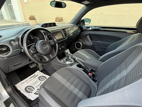Used 2013 Volkswagen Beetle 2.0T FWD image 9
