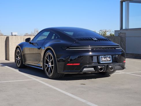 Certified 2025 Porsche 911 Carrera GTS image 3