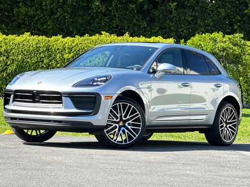 New 2026 Porsche Macan image 1