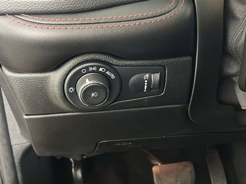 Used 2022 Dodge Durango R/T w/ Blacktop Package AWD/4WD image 18