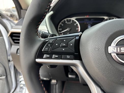 Used 2025 Nissan Altima 2.5 SR FWD image 28