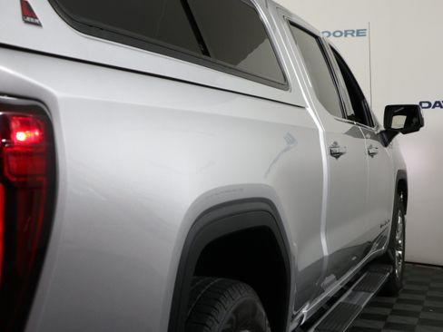 Used 2022 GMC Sierra 1500 Denali w/ Technology Package AWD/4WD image 5