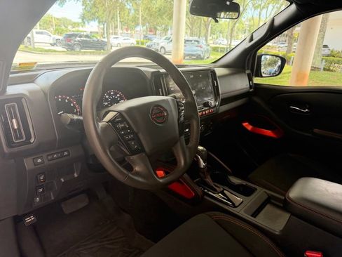 Used 2025 Nissan Frontier Pro-X RWD image 7