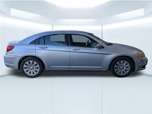 Used 2012 Chrysler 200 LX image 3