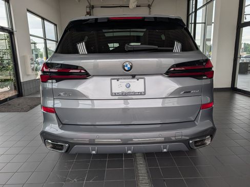 Used 2026 BMW X5 xDrive40i AWD/4WD image 3