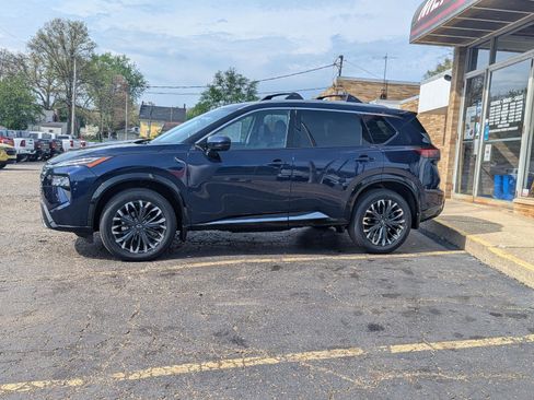 New 2026 Nissan Rogue Platinum w/ Platinum Premium Package AWD/4WD image 3
