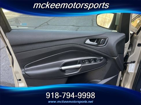 Used 2017 Ford C-MAX Titanium w/ Equipment Group 301A FWD image 14