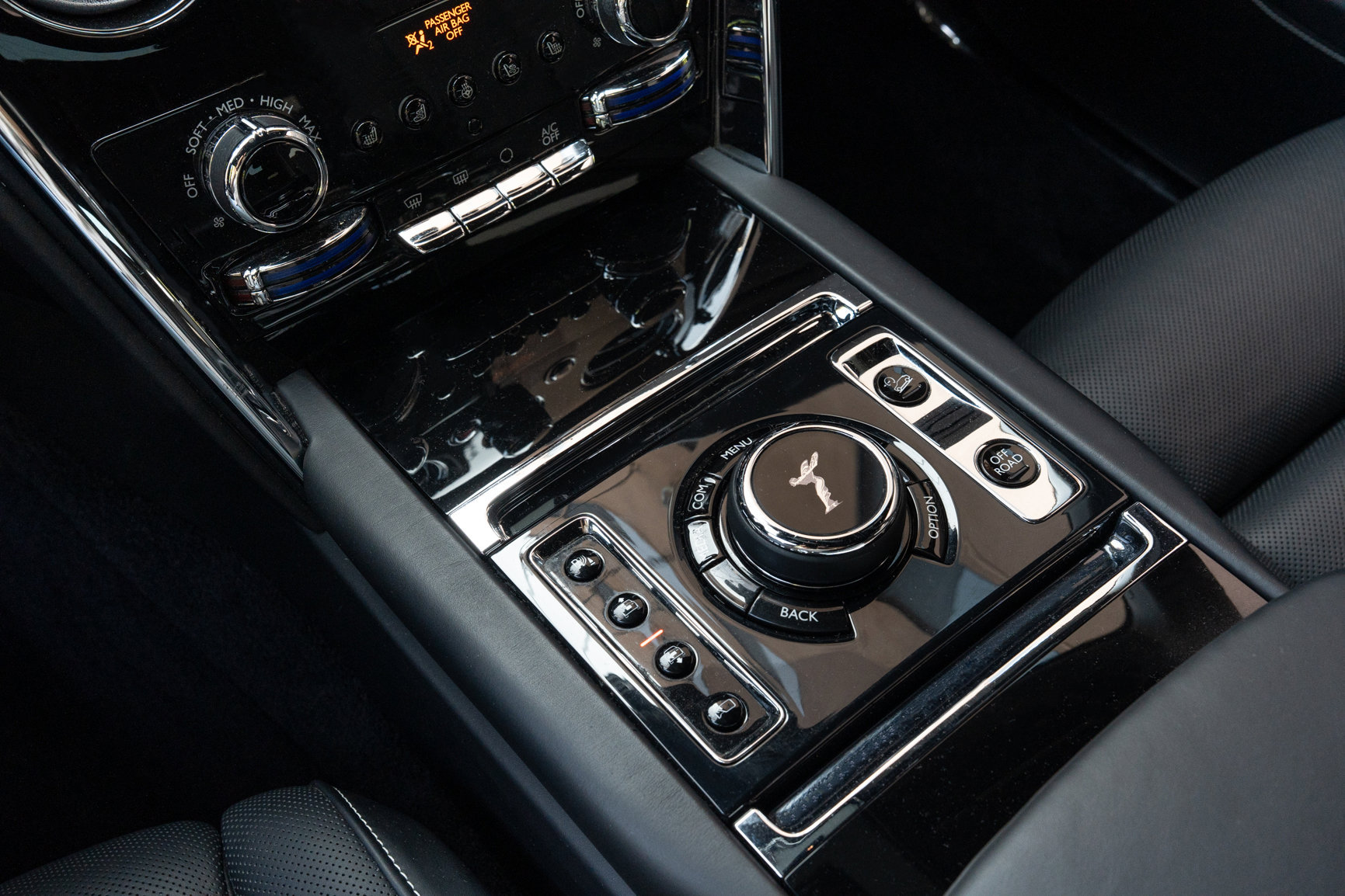 Used 2023 Rolls-Royce Cullinan w/ Technology Package AWD/4WD image 42