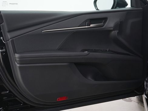 Used 2025 Toyota Camry SE image 18