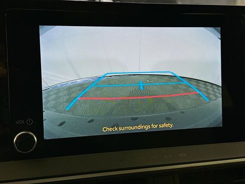 Used 2023 Toyota Prius LE image 21