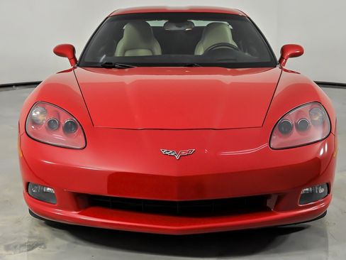 Used 2007 Chevrolet Corvette Coupe w/ Preferred Equipment Group RWD image 5