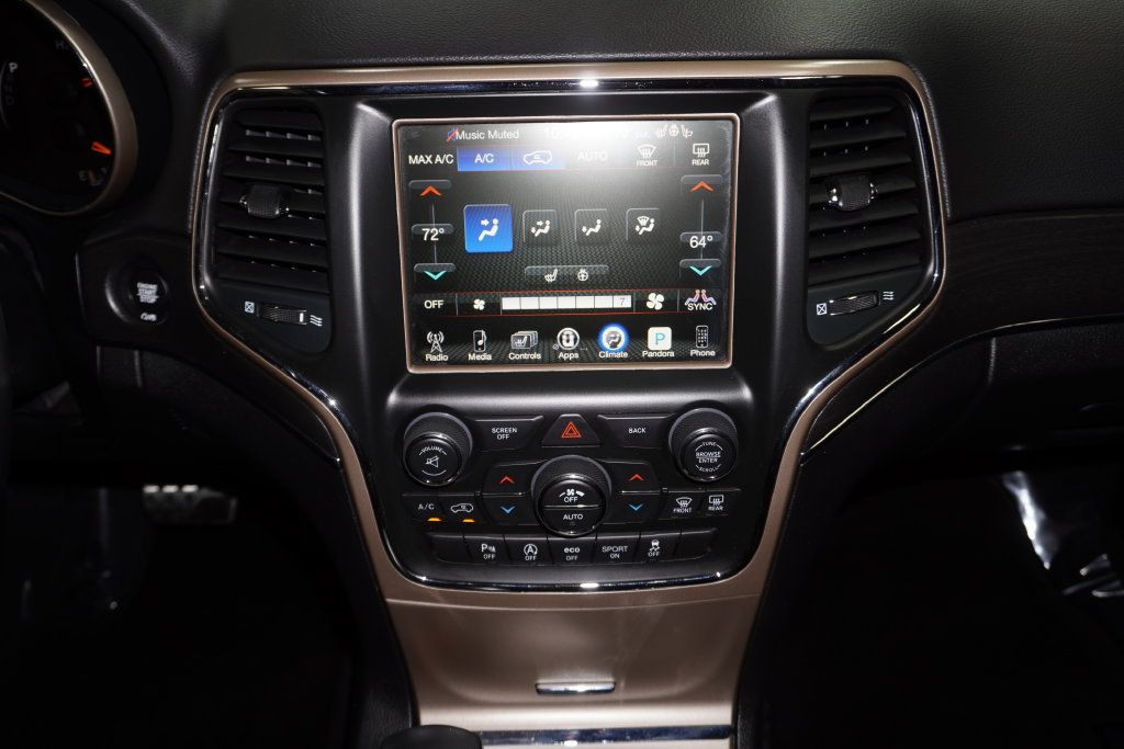 Used 2017 Jeep Grand Cherokee Limited AWD/4WD image 19