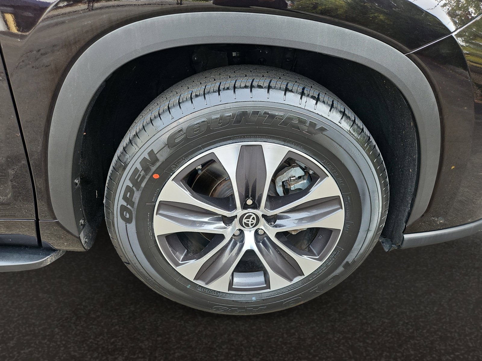Used 2020 Toyota Highlander XLE FWD image 41