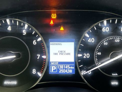 Used 2018 Nissan Armada SL w/ Moonroof Package image 13