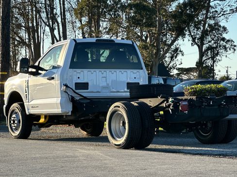 Used 2024 Ford F350 XLT AWD/4WD image 3