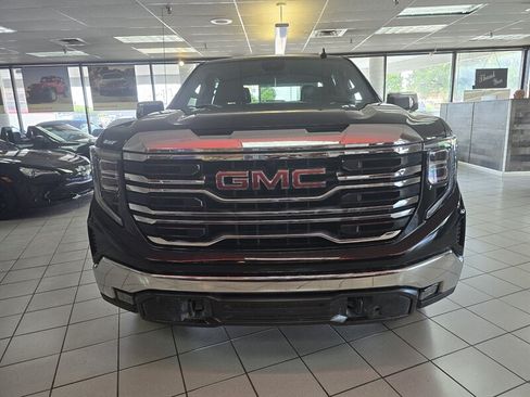 Used 2025 GMC Sierra 1500 SLT AWD/4WD image 4
