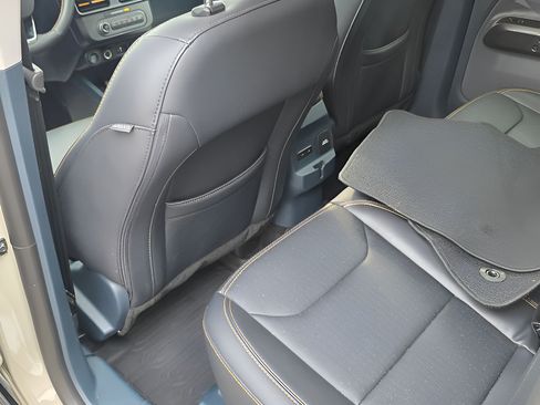 Certified 2025 Ford Maverick Tremor AWD/4WD image 27
