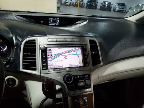 Used 2012 Toyota Venza Limited image 28