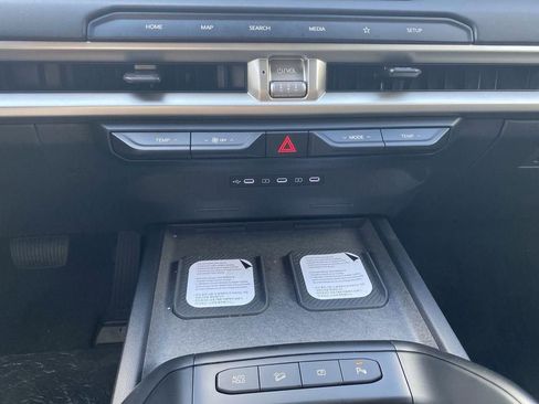 New 2027 Kia Telluride LX FWD image 17