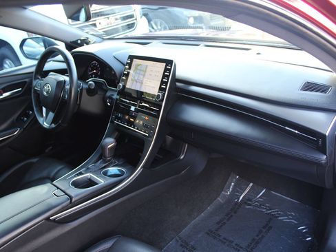 Used 2019 Toyota Avalon Touring w/ Preferred Accessory Package FWD image 23