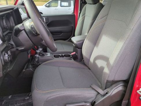 Used 2024 Jeep Gladiator Sport image 11