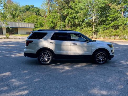 Used 2016 Ford Explorer Sport w/ Equipment Group 401A AWD/4WD image 4