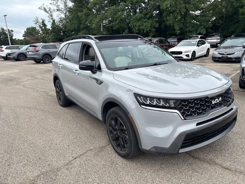 Used 2022 Kia Sorento S w/ Panoramic Sunroof Package AWD/4WD image 16