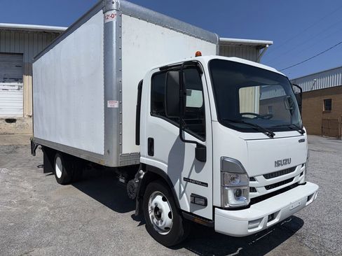 Used 2024 Isuzu NPR RWD image 1