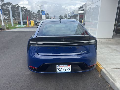 Used 2025 Toyota Prius Plug-In Hybrid image 11