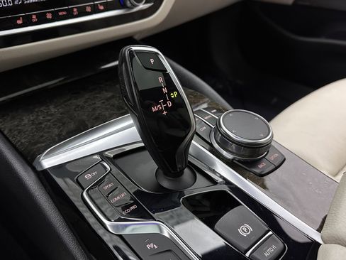 Used 2017 BMW 540i image 16