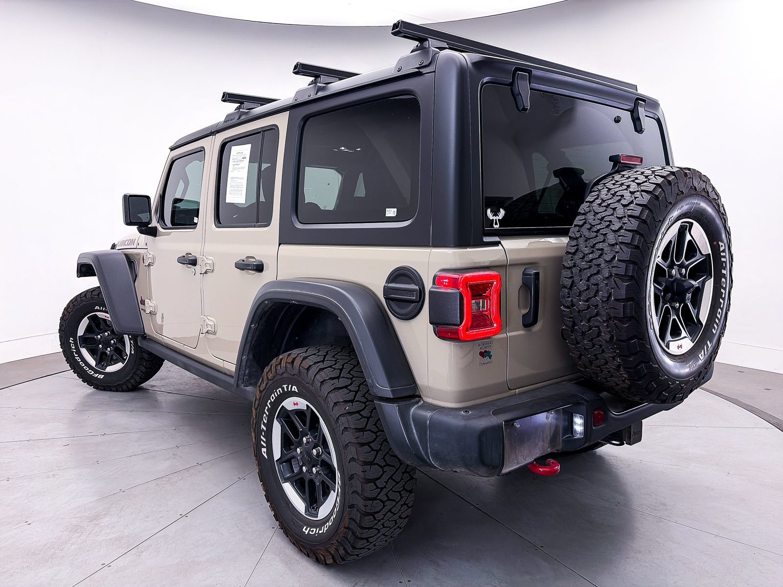 Used 2022 Jeep Wrangler Unlimited Rubicon w/ Steel Bumper Group AWD/4WD image 3
