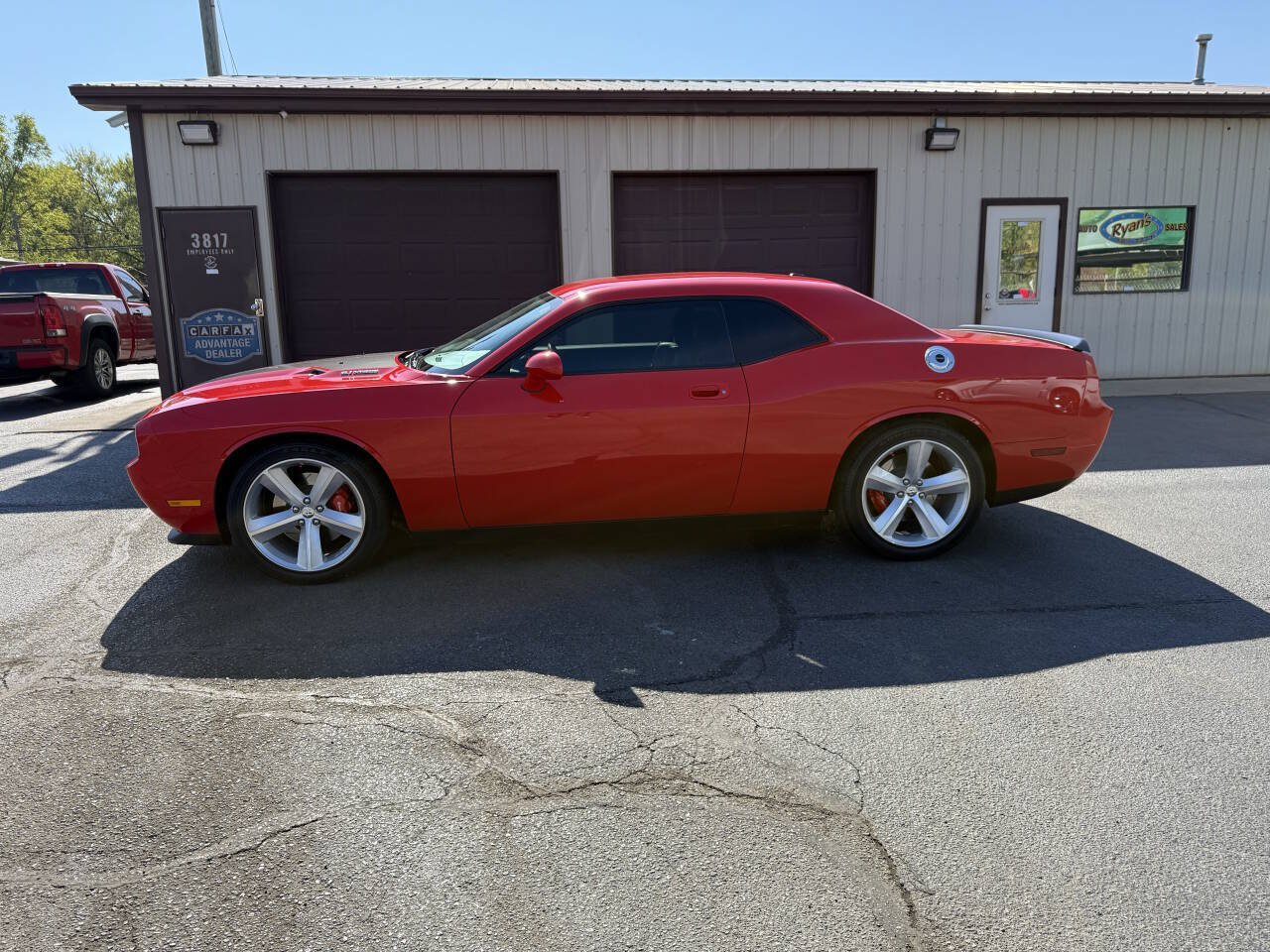 Used 2009 Dodge Challenger SRT8 w/ SRT Option Group II RWD image 2