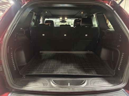 Used 2022 Jeep Grand Cherokee Limited image 29