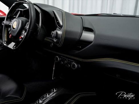 Used 2018 Ferrari 488 GTB RWD image 40