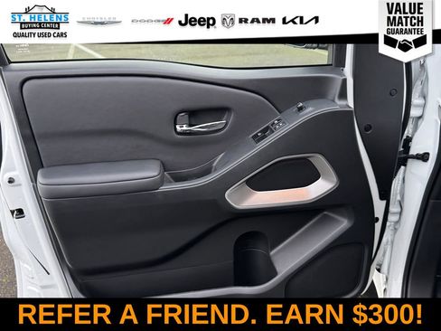 Used 2024 Nissan Frontier SV w/ SV Convenience Package image 18