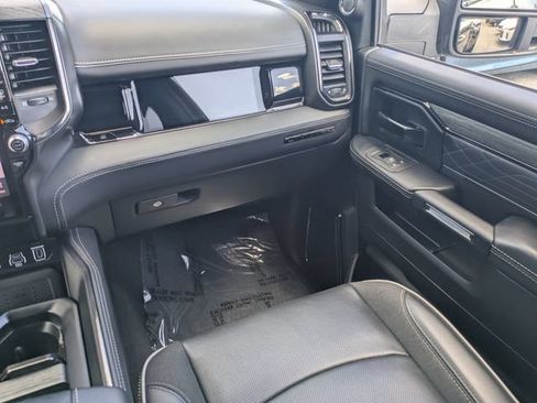 Used 2025 RAM 3500 Limited AWD/4WD image 17