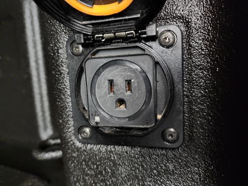 Used 2022 GMC Sierra 2500 SLT w/ LPO, GMC Protection Package image 32