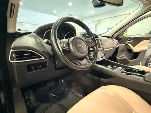 Used 2017 Jaguar F-PACE Premium AWD/4WD image 9