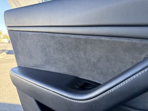 Used 2018 Tesla Model 3 Long Range image 13