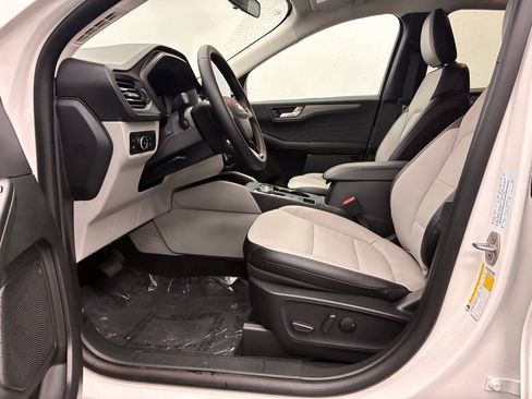 New 2026 Ford Escape SE w/ Class II Trailer Tow Package image 18